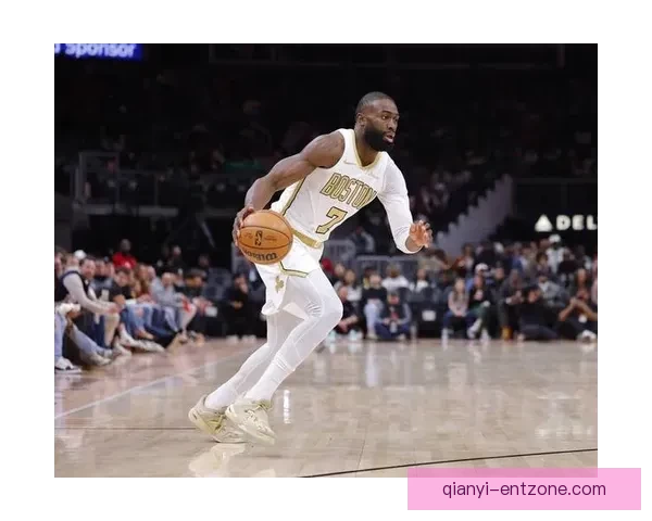 布朗赛季第33次砍三十分追平皮尔斯纪录坦言面对雷霆渴望全力取胜